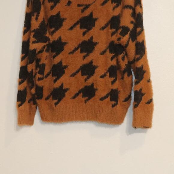 Simplee Brown Houndstooth Fuzzy Oversized Sweater Sz S - Picture 4 of 12